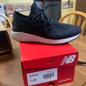 New in box men’s New Balance Cruz